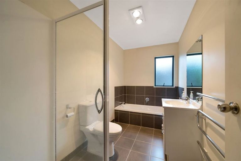 Photo of property in 25a Rehia Road, Massey, Auckland, 0614