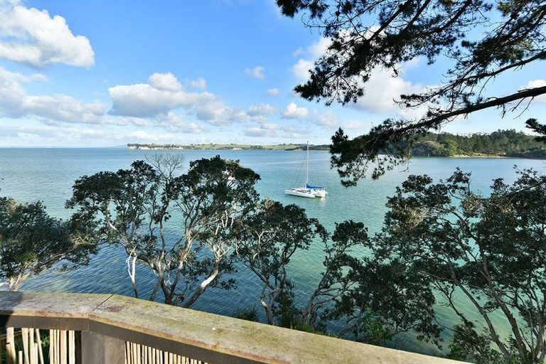 Photo of property in 254 Wade River Road, Wade Heads, Whangaparaoa, 0932