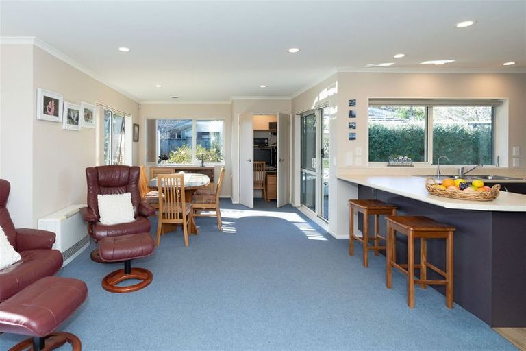 Photo of property in 98 Regent Drive, Paraparaumu Beach, Paraparaumu, 5032