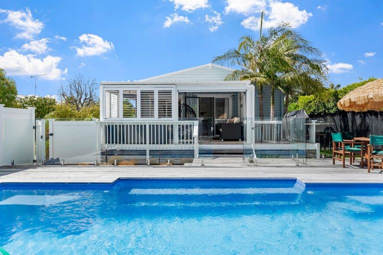 Photo of property in 105 Ladies Mile, Manly, Whangaparaoa, 0930