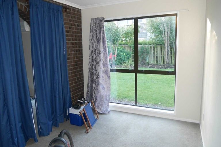 Photo of property in 16 Siska Place, Upper Riccarton, Christchurch, 8041