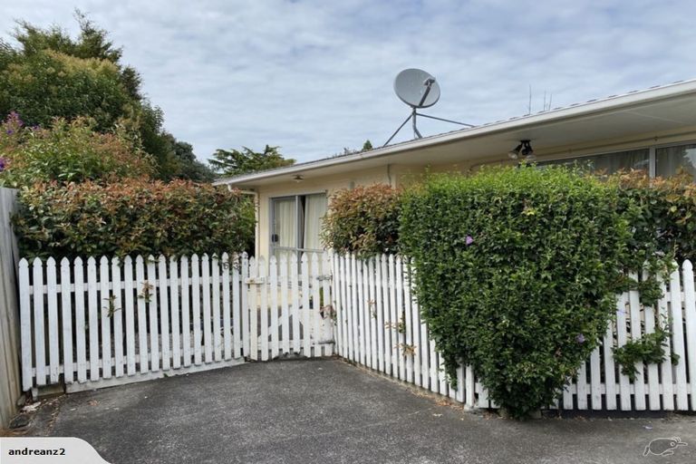 Photo of property in 2/53 Tabitha Crescent, Henderson, Auckland, 0612