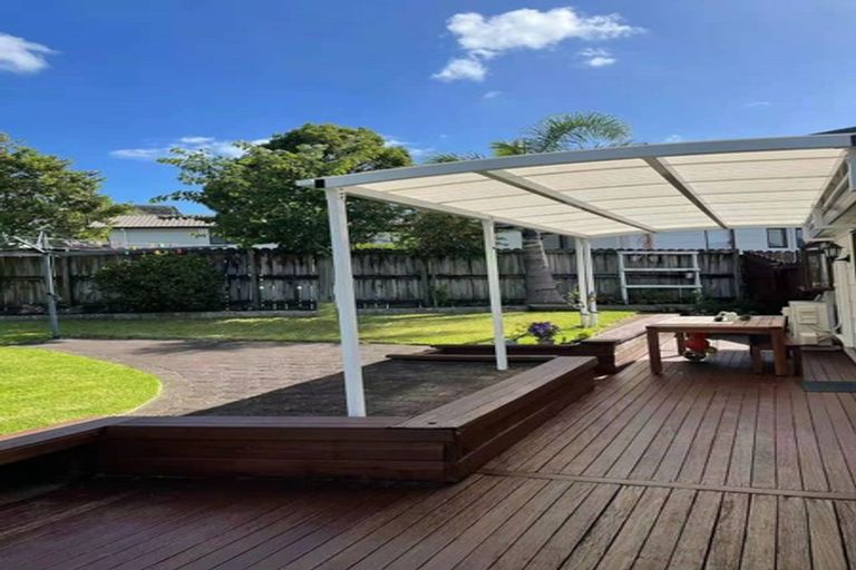 Photo of property in 8 Sandgate Avenue, Botany Downs, Auckland, 2010