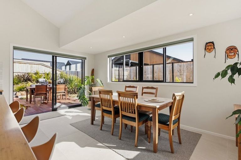 Photo of property in 6 Rill Lane, Jacks Point, 9371