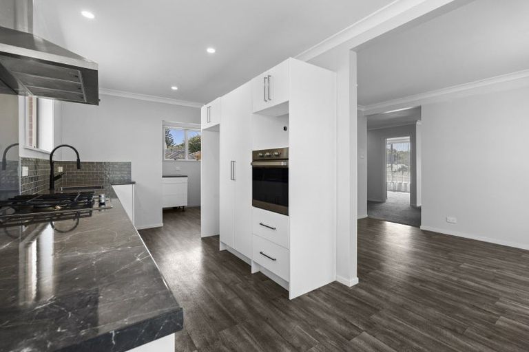 Photo of property in 103 Cook Street, Marfell, New Plymouth, 4310