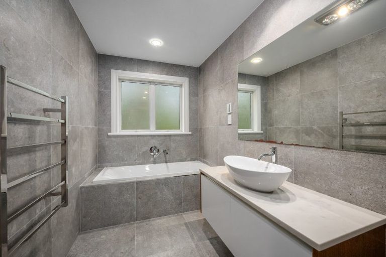 Photo of property in 51 Blacks Road, Greenhithe, Auckland, 0632