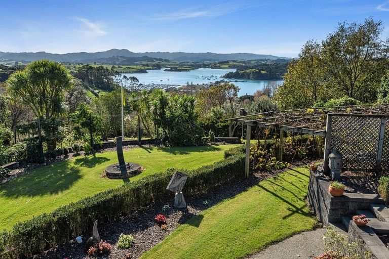 Photo of property in 76 Brick Bay Drive, Sandspit, Warkworth, 0982