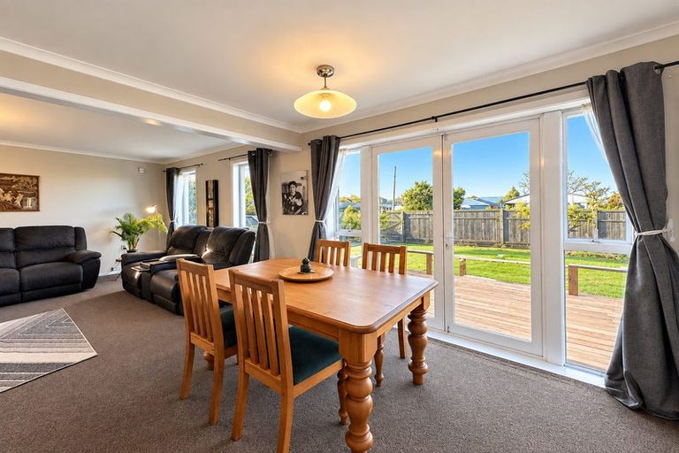 Photo of property in 17 Mortlake Street, Islington, Christchurch, 8042