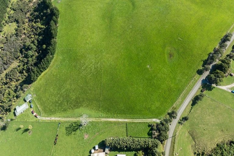 Photo of property in 179 Evans Road, South Head, 0874