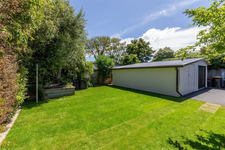 Photo of property in 11 Walnut Avenue, Strowan, Christchurch, 8052