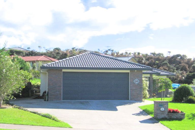 Photo of property in 84 Roberta Crescent, Orewa, 0931