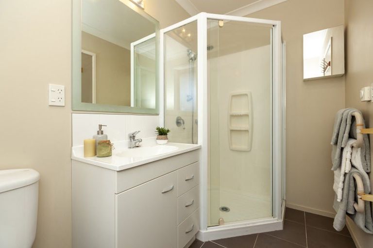 Photo of property in 9 Hulme Way, Raumati Beach, Paraparaumu, 5032