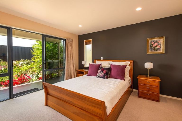 Photo of property in 4 Avery Place, Redcliffs, Christchurch, 8081