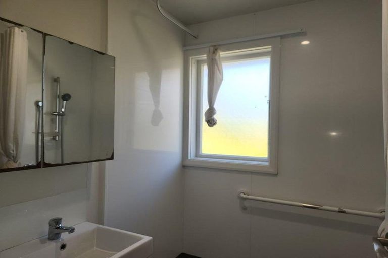 Photo of property in 6 Camden Street, Northcote, Christchurch, 8052