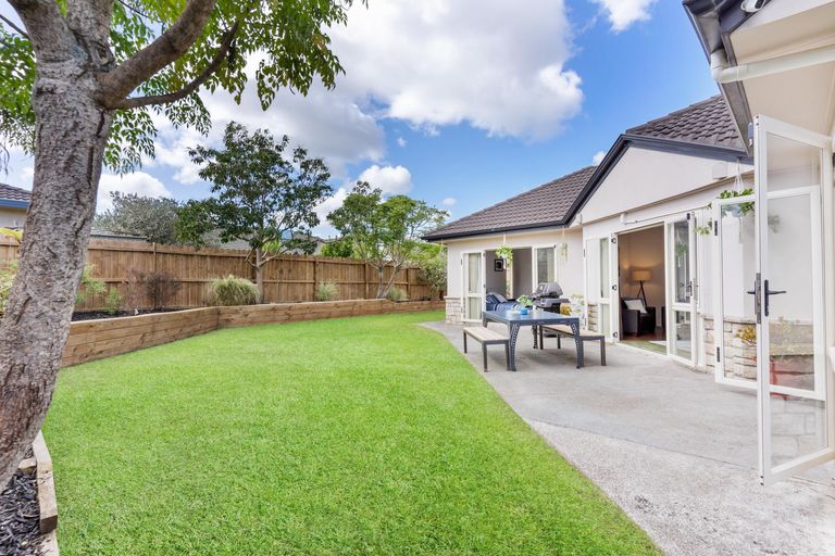 Photo of property in 154 Kilkenny Drive, East Tamaki Heights, Auckland, 2016