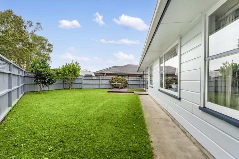 Photo of property in 7 Barberry Lane, Te Atatu Peninsula, Auckland, 0610