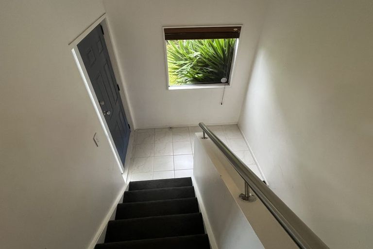 Photo of property in 103b Redoubt Road, Goodwood Heights, Auckland, 2105