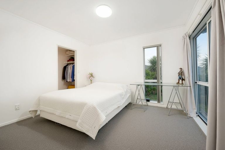 Photo of property in 9 Wattle Road, Sunnyvale, Auckland, 0612
