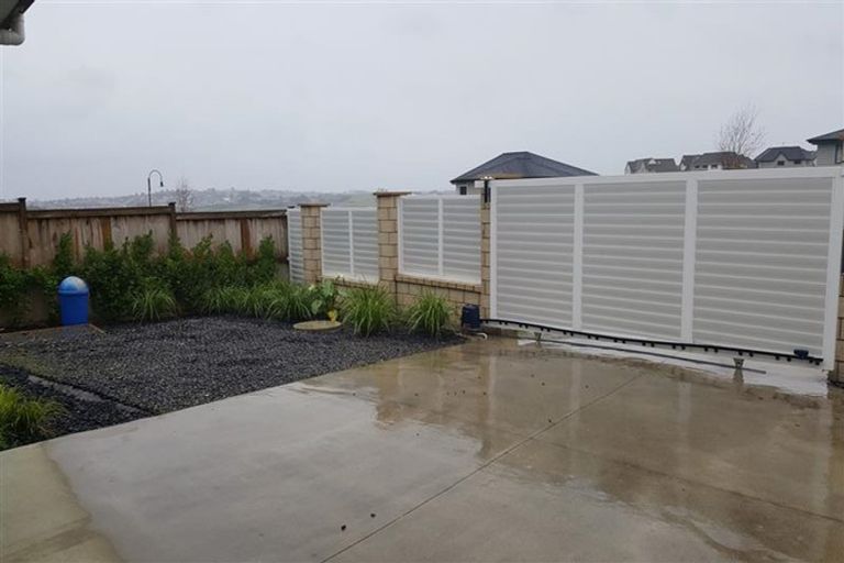 Photo of property in 2 Golden Morning Drive, Albany Heights, Auckland, 0632