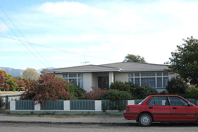 Photo of property in 12 Michael Street, Waimate, 7924