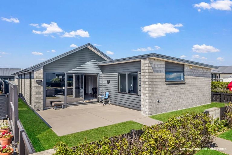 Photo of property in 1 Harp Place, Papamoa, 3118
