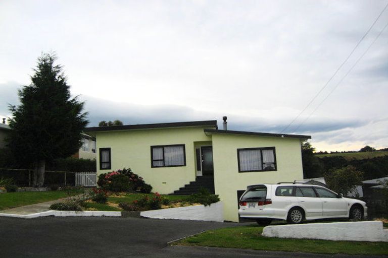 Photo of property in 14 Saddleview Place, Fairfield, Dunedin, 9018