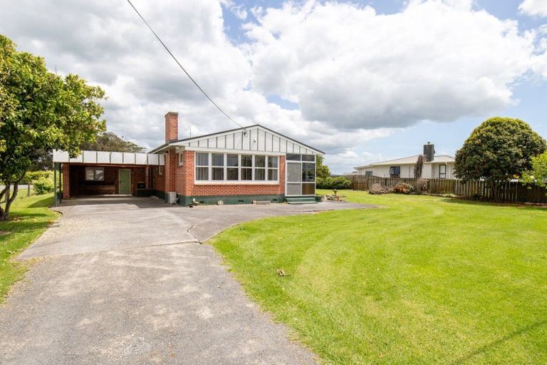 Photo of property in 63 Pipiroa Road, Ngatea, 3503