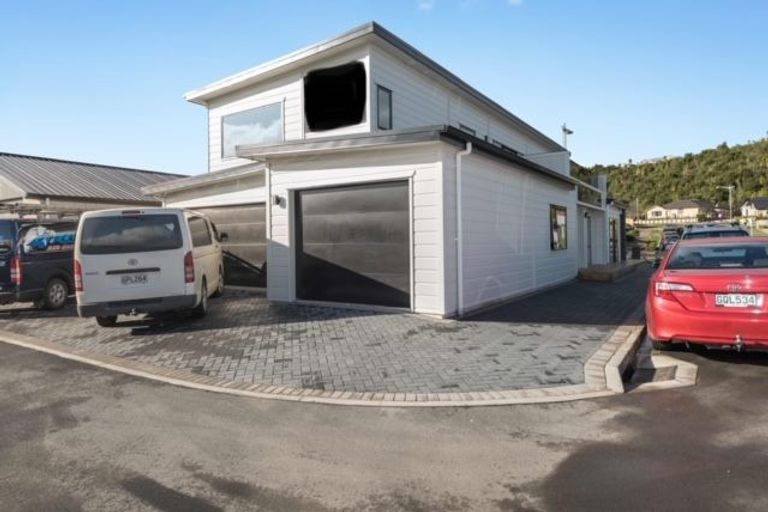 Photo of property in 16 Rire Hau Lane, Pyes Pa, Tauranga, 3112