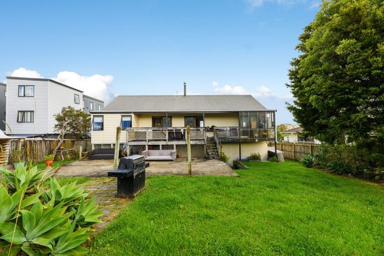Photo of property in 19 Crosby Road, West Harbour, Auckland, 0618