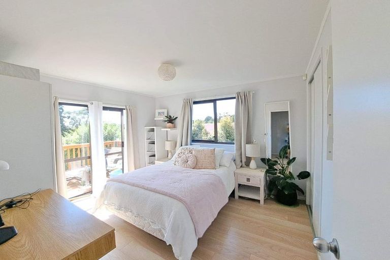 Photo of property in 1 Titchener Street, New Lynn, Auckland, 0600