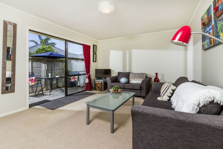 Photo of property in 2/3 Fentham Road, Hauraki, Auckland, 0622