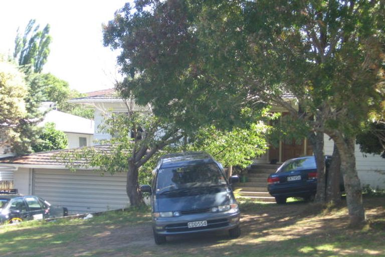 Photo of property in 18 Bentley Avenue, Glenfield, Auckland, 0629