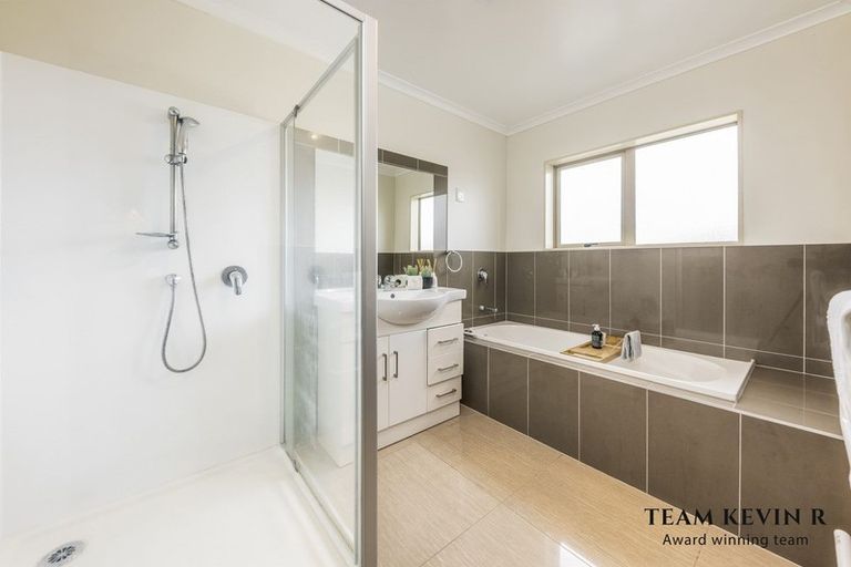 Photo of property in 3 Kirikiri Drive, Papakura, 2110