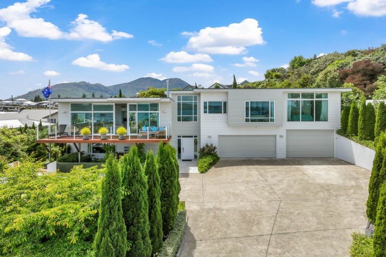 Photo of property in 12 Botanical Heights Drive, Waipahihi, Taupo, 3330