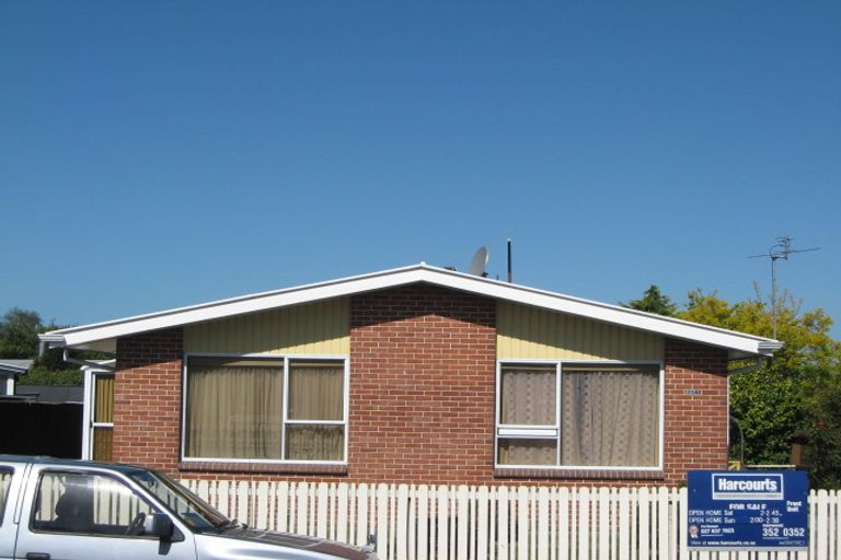 Photo of property in 1/254 Main North Road, Redwood, Christchurch, 8051