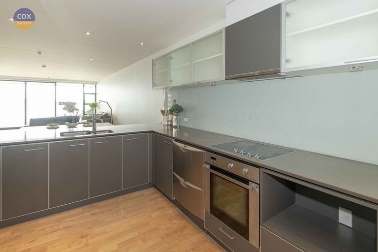 Photo of property in 402/7 Humber Street, Pandora, Napier, 4110