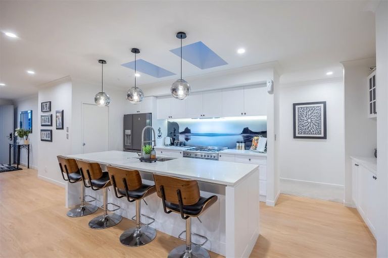 Photo of property in 5 Dida Park Drive, Kumeu, 0810