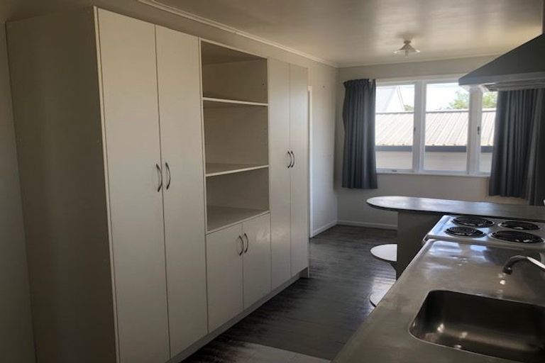 Photo of property in 28 Airdrie Road, Ranui, Auckland, 0612