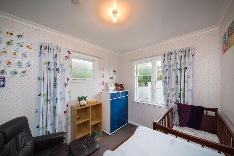 Photo of property in 22 Richmond Avenue, Takaro, Palmerston North, 4410