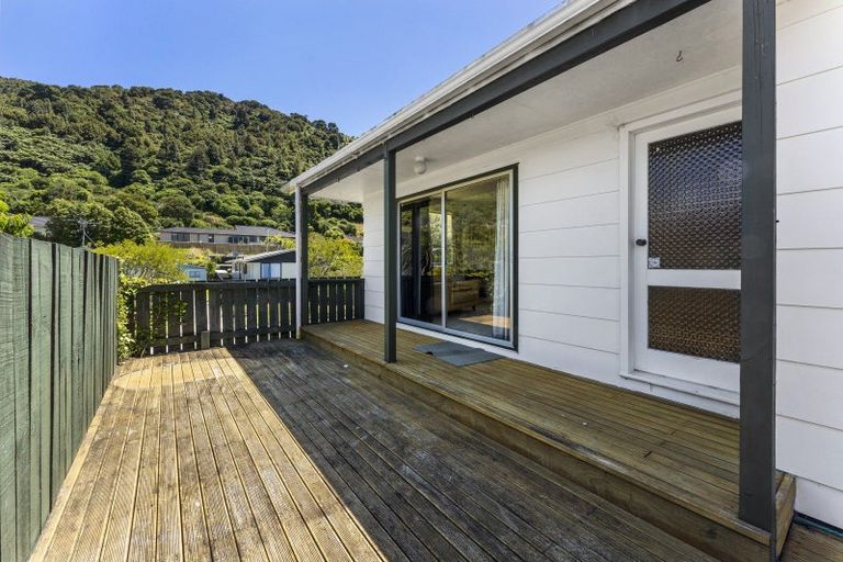 Photo of property in 24 Hartford Crescent, Totara Park, Upper Hutt, 5018