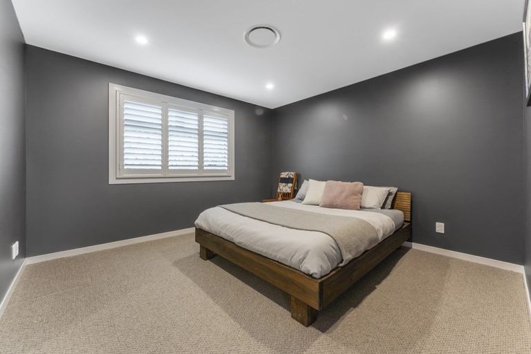 Photo of property in 16 Ivy Lane, Kelvin Grove, Palmerston North, 4414