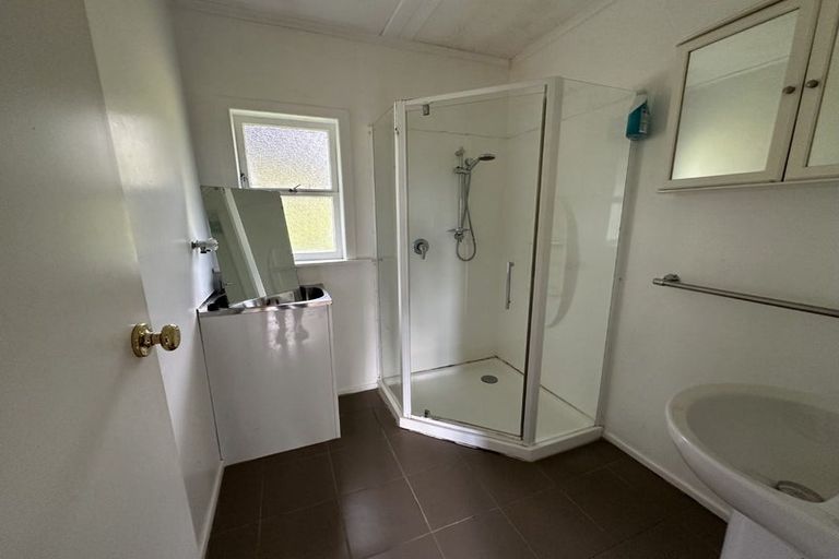 Photo of property in 43b Hook Road, Paparoa, 0571