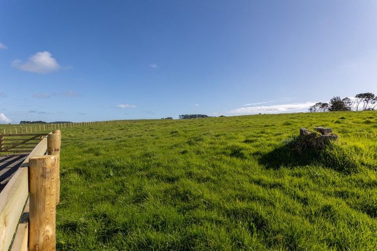 Photo of property in 249 Evans Road, South Head, 0874