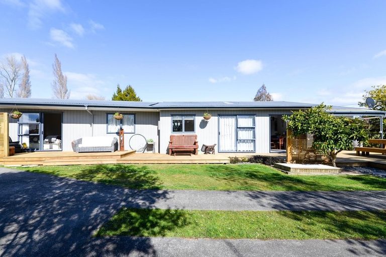 Photo of property in 32 Willow Avenue, Hannahs Bay, Rotorua, 3010