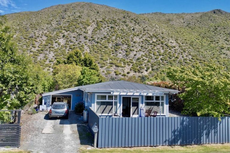 Photo of property in 77 Bledisloe Street, Kurow, 9435
