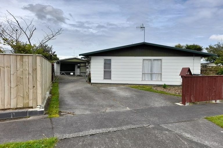 Photo of property in 38 Acacia Street, Kelvin Grove, Palmerston North, 4414