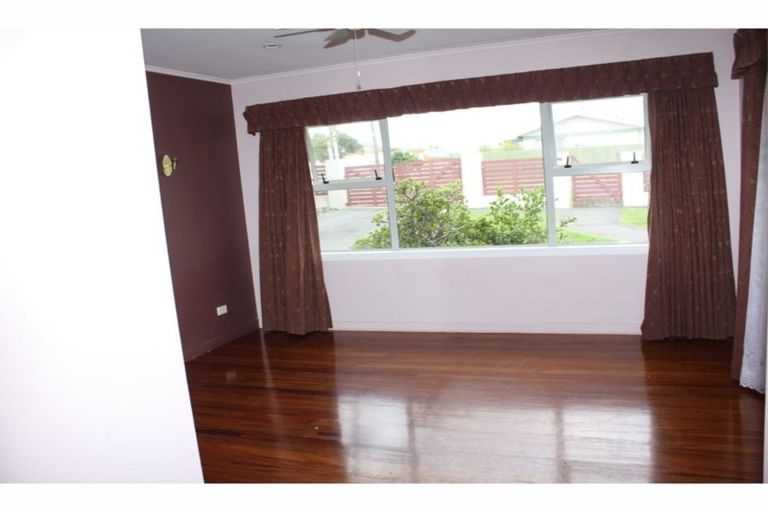 Photo of property in 33 Sherwood Road, Onerahi, Whangarei, 0110