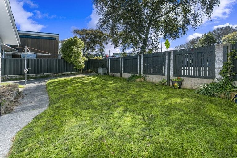 Photo of property in 1/20 Chartwell Avenue, Glenfield, Auckland, 0629