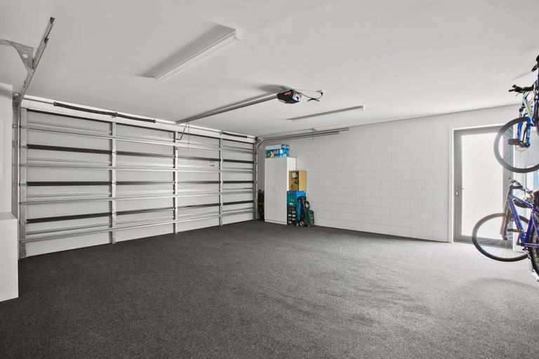 Photo of property in 2/11a Baring Terrace, Strandon, New Plymouth, 4312