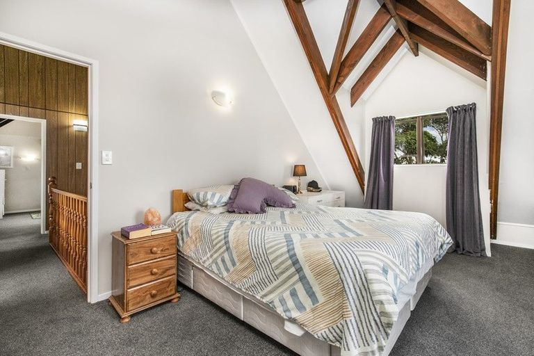 Photo of property in 14 Hadley Wood Drive, Wattle Downs, Auckland, 2103